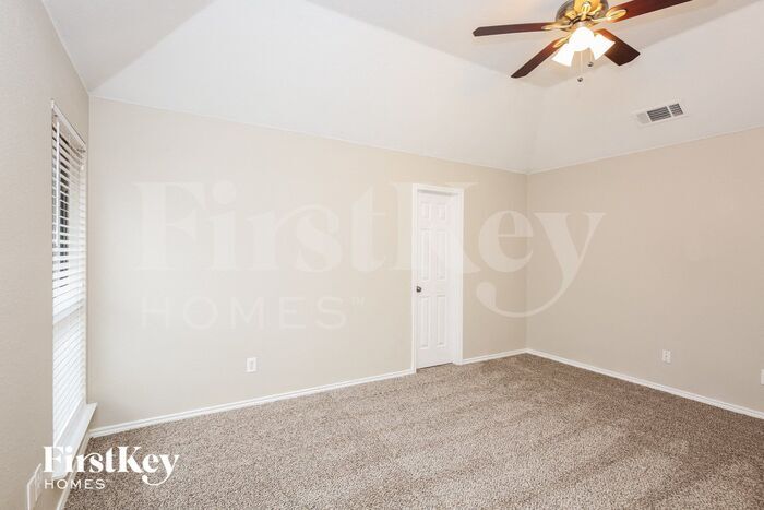 Building Photo - 960 Carlin Ln