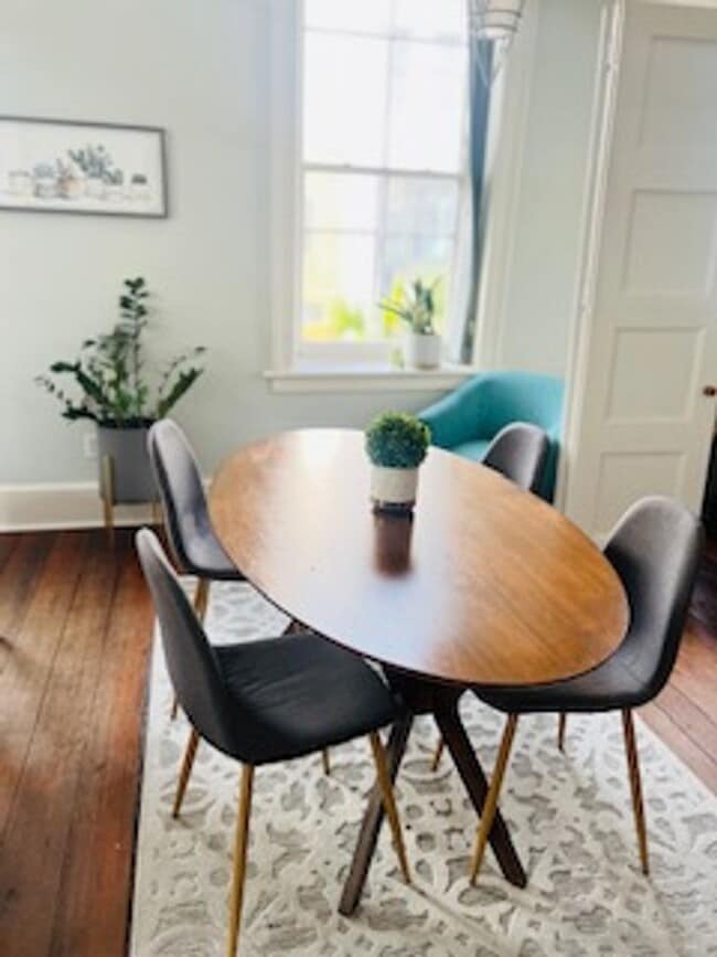 Building Photo - 227 W Broughton St