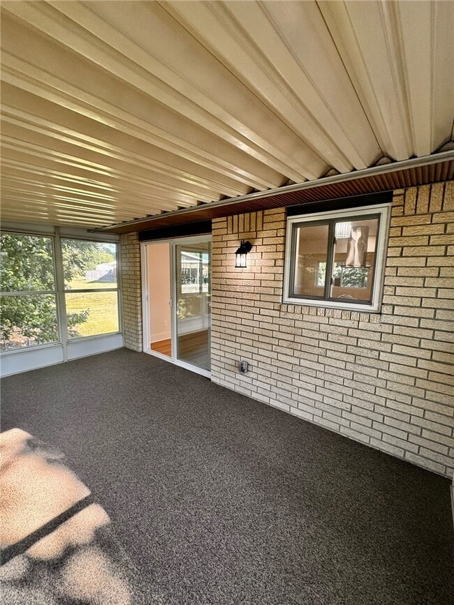 Building Photo - 14911 Dutchmans Dr