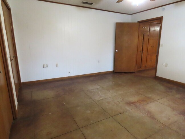 Building Photo - Whitehouse ISD! Spacious 3 Bedroom, 2 Bath...