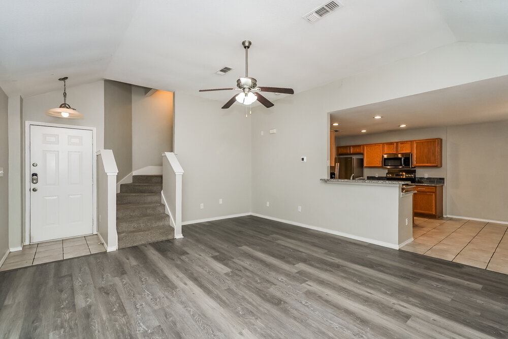 Building Photo - 809 Pace Dr