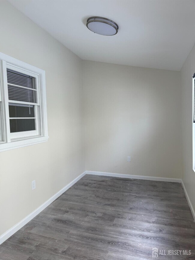 Building Photo - 729 Bordentown Ave