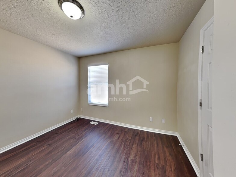 Building Photo - 7801 Ash Point Cir