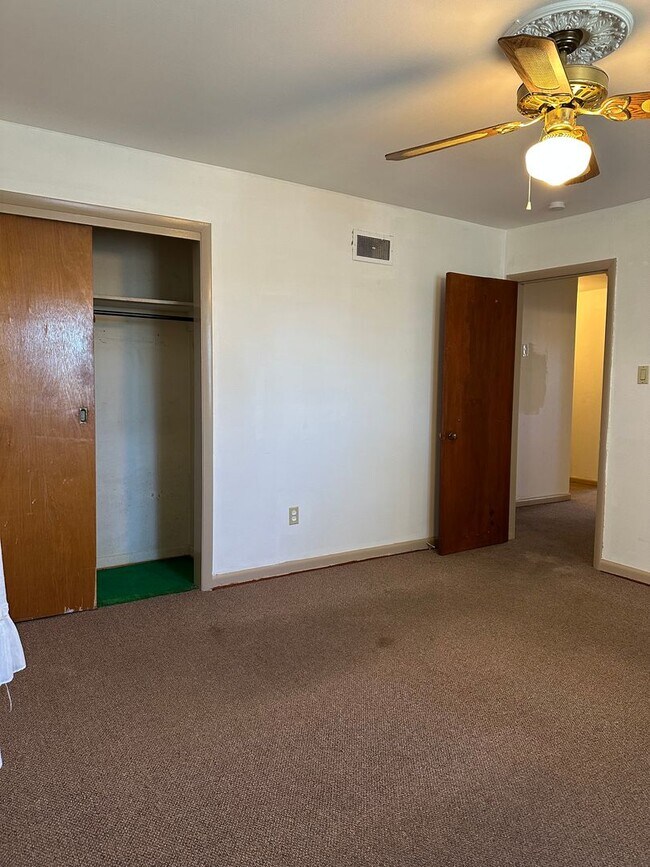 Building Photo - Contact Peggy at 501-676-1758