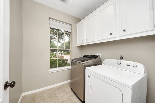 Building Photo - 2405 Guilbeau Ln