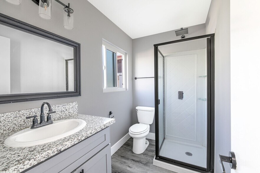 Building Photo - 13392 Magnolia St