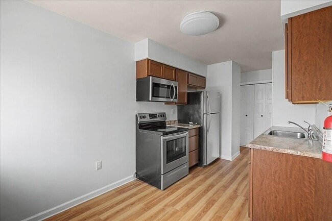 Building Photo - 66 Banner Ct