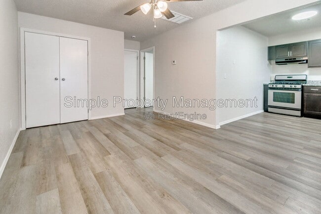 Building Photo - 5832 NW 31st Terrace