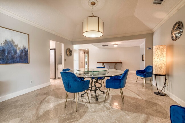 Building Photo - 1 Wycliff Rd