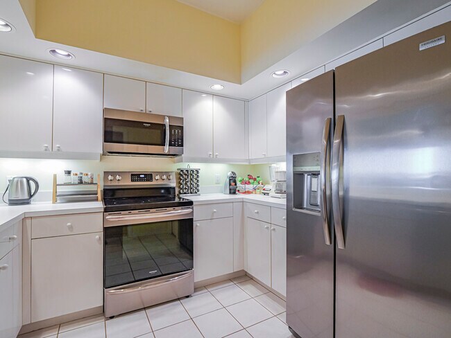 Building Photo - 5225 E Harbor Village Dr