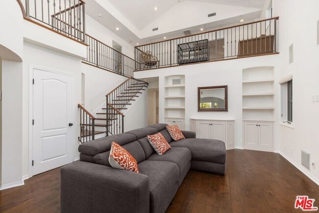 Building Photo - 1024 25th St