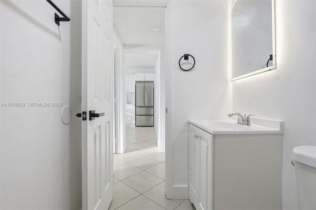 Building Photo - 2445 SW 18th St