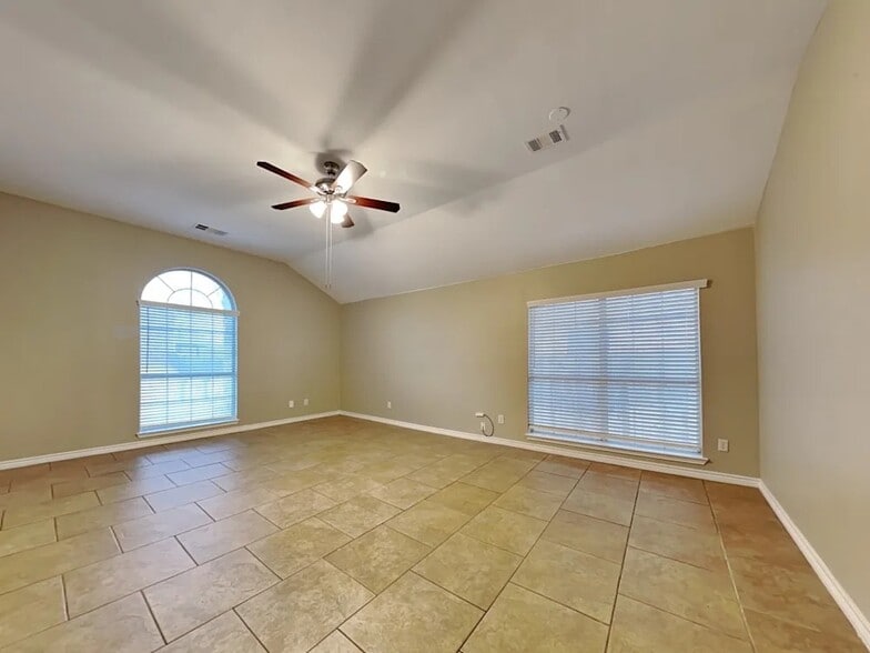 Building Photo - 503 Tumbleweed Dr