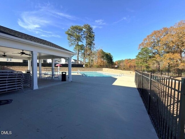 Building Photo - 2007 English Saddle Ln