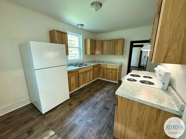 Building Photo - 5 Bedroom / 3 Bath House - NEAR SEMO's CAMPUS & INTERNET INCLUDED
