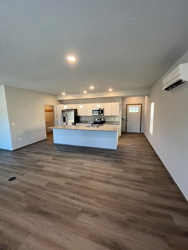 Building Photo - 1306/1308 E Farwell