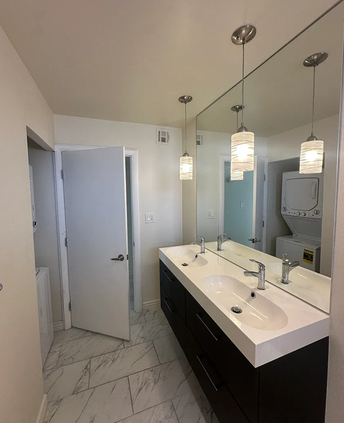 Building Photo - 111 E Pebble Beach Dr