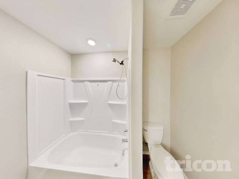 Building Photo - 1001 Odlozil Ln