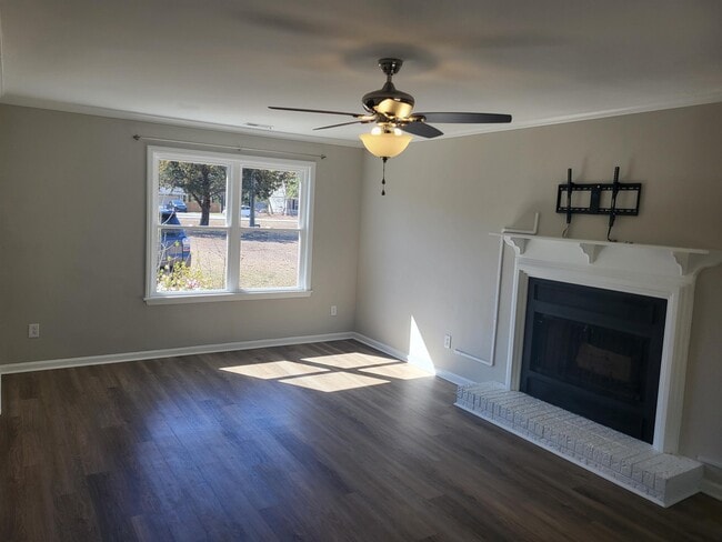 Building Photo - 243 Sand Ridge Rd