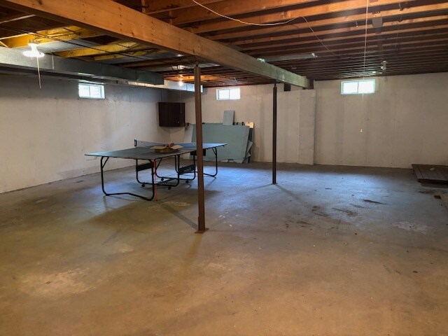 Building Photo - 239 Lynbrook Dr