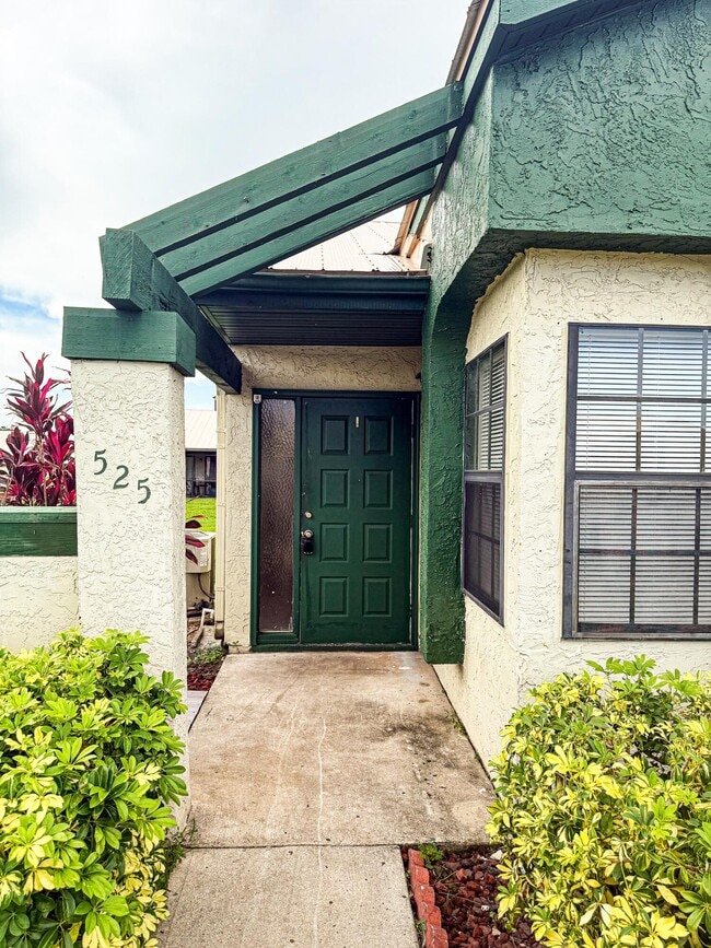 Building Photo - 525 SW Sara Blvd