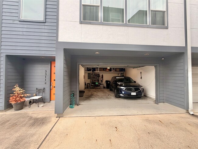 Building Photo - 3311 Baer St