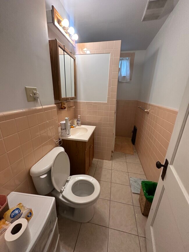 Building Photo - 73 Turner St