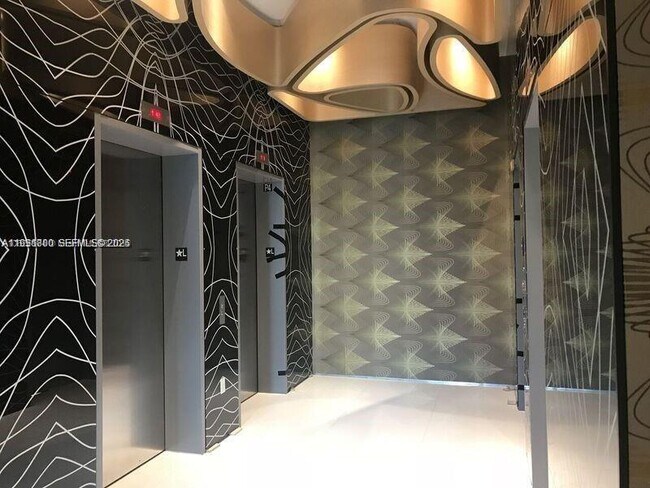 Building Photo - 501 NE 31st St