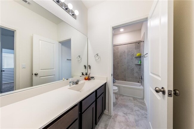 Building Photo - 1111 Diggy Dr
