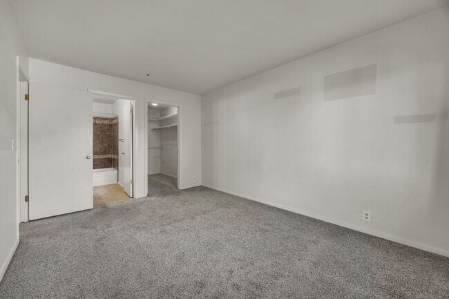 Building Photo - POWDERWOOD 1 BEDROOM
