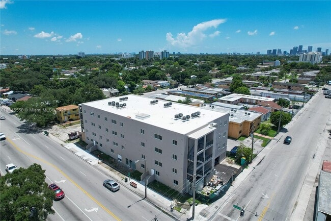 Building Photo - 2311 NW 22nd Ave