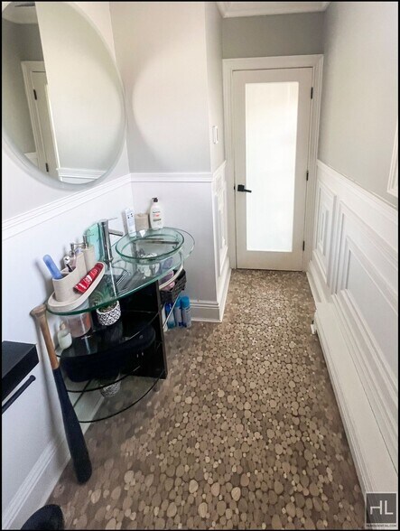 Building Photo - 3rd avenue