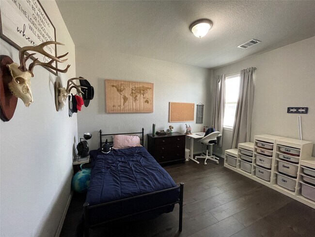 Building Photo - 25511 Northpark Lake Dr