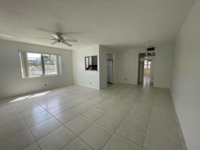 Building Photo - 343 Windsor O