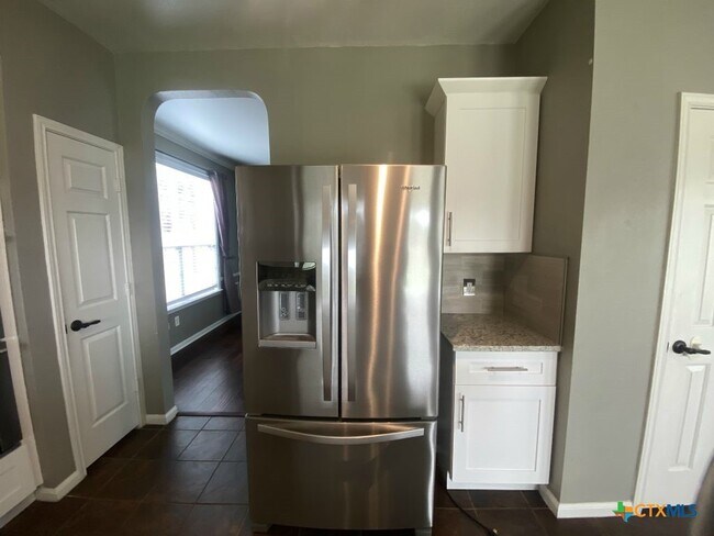 Building Photo - 413 Cattail Cir