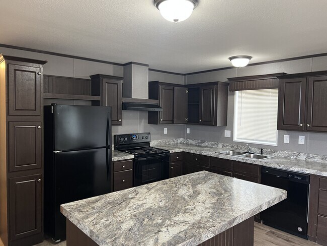 Building Photo - 582 Brent Dr
