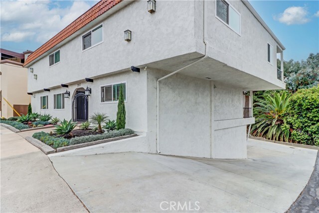 Building Photo - 207 W Marquita
