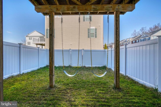 Building Photo - 985 Morgan Run Rd