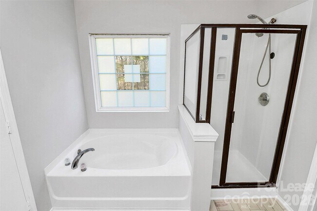 Building Photo - 15611 Normans Landing Dr