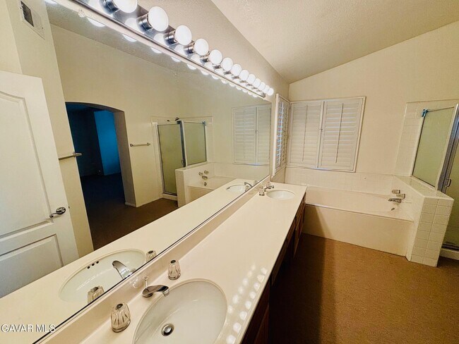 Building Photo - 3108 Tourmaline Ln