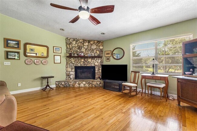 Building Photo - 17877 C R 378