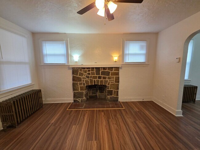 Building Photo - Efficacy apartment for rent in Clariton Pa
