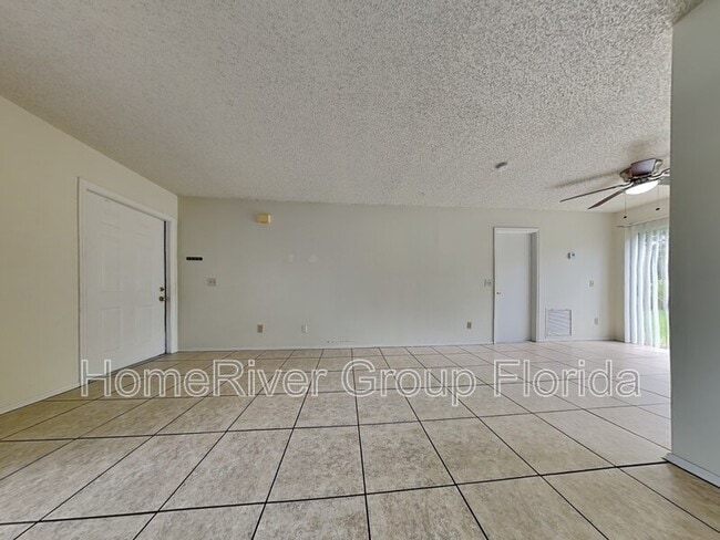 Building Photo - 2250 SE Friendship St