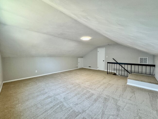 Building Photo - READY NOW!! Updated 5-Bedroom Home w/Fenced Backyard, Attached Garage  & Sunroom - Pet Friendly!