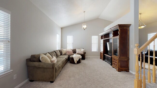 Building Photo - 4058 Valderrama