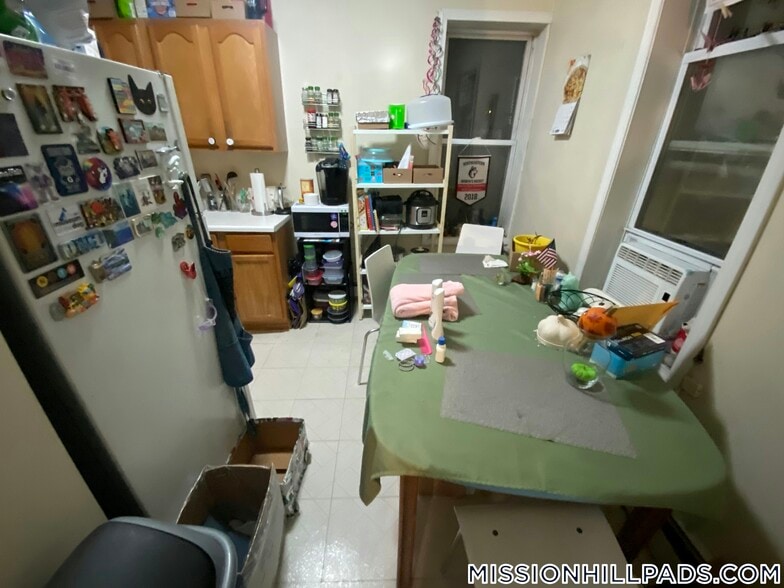 Building Photo - 822 Huntington Ave