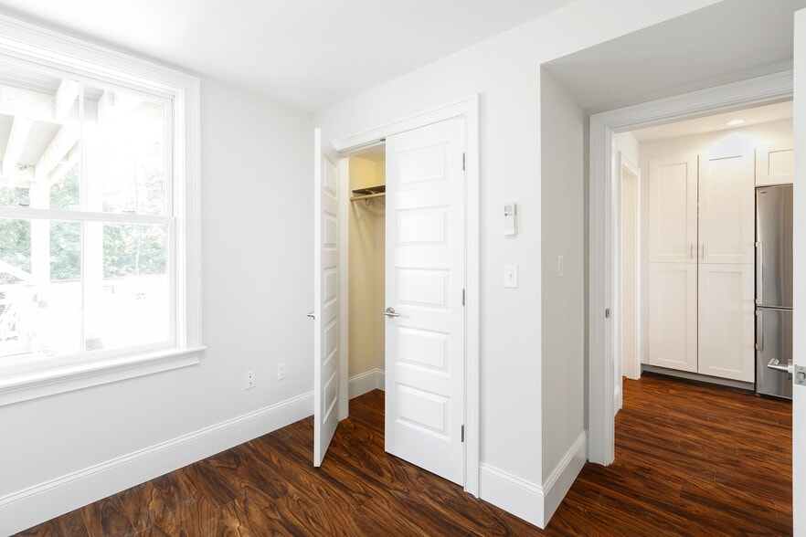 Building Photo - 1904 Washington St