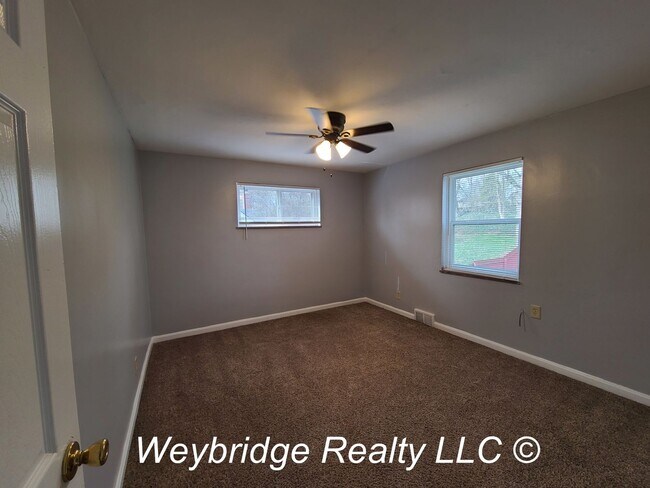 Building Photo - 2291 Townhill Rd