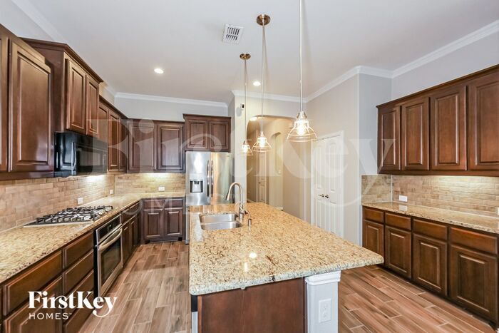 Building Photo - 3213 Charing Cross Rd