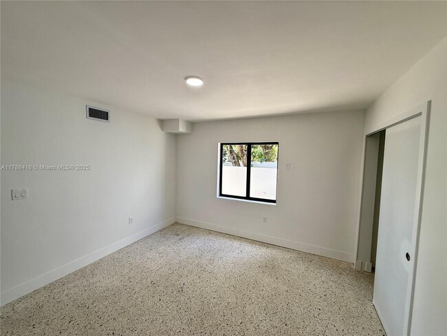 Building Photo - 180 NE 57th St